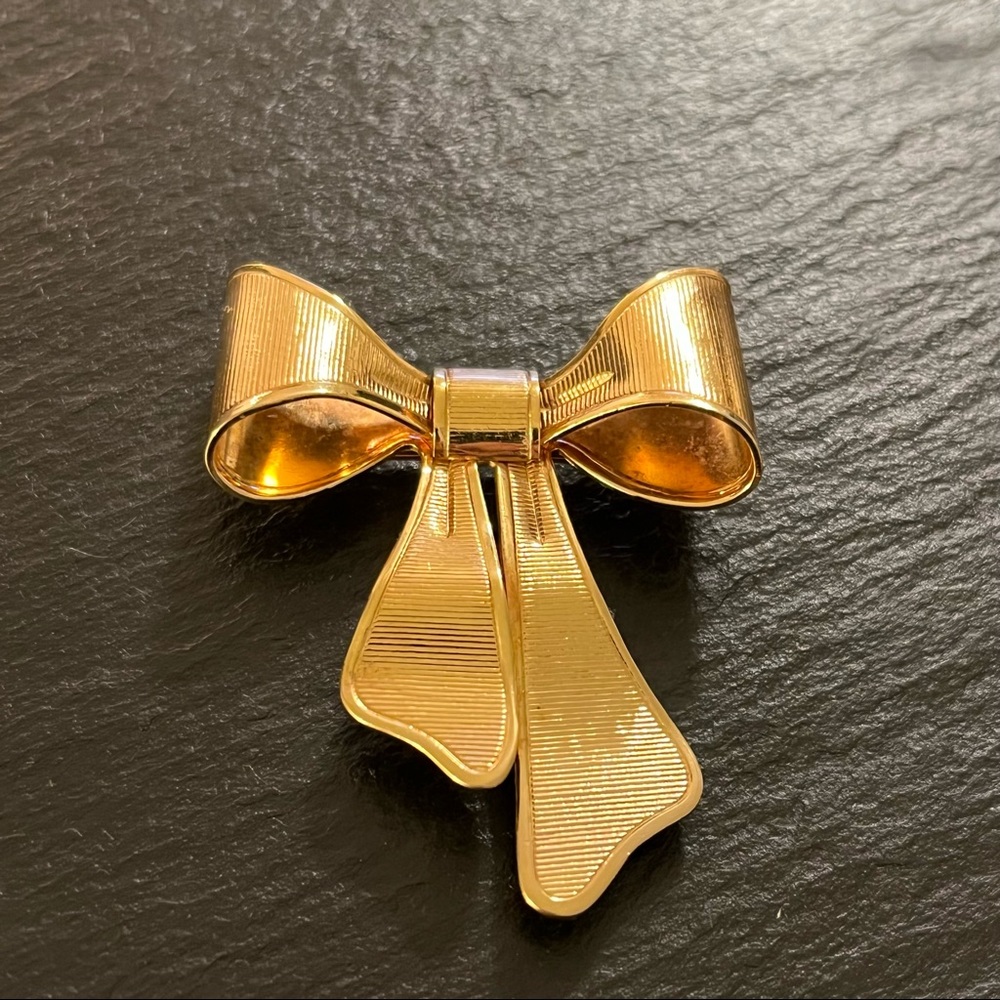 Vintage Avon Signed Gold Brown Tone Bow Ribbon Brooch Pin 1980